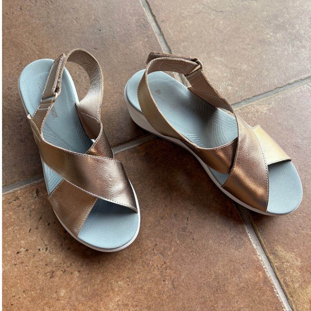 Clarks Rose Gold Metallic Cloudstepper Platform Sandals size 8.5 - Picture 13 of 13